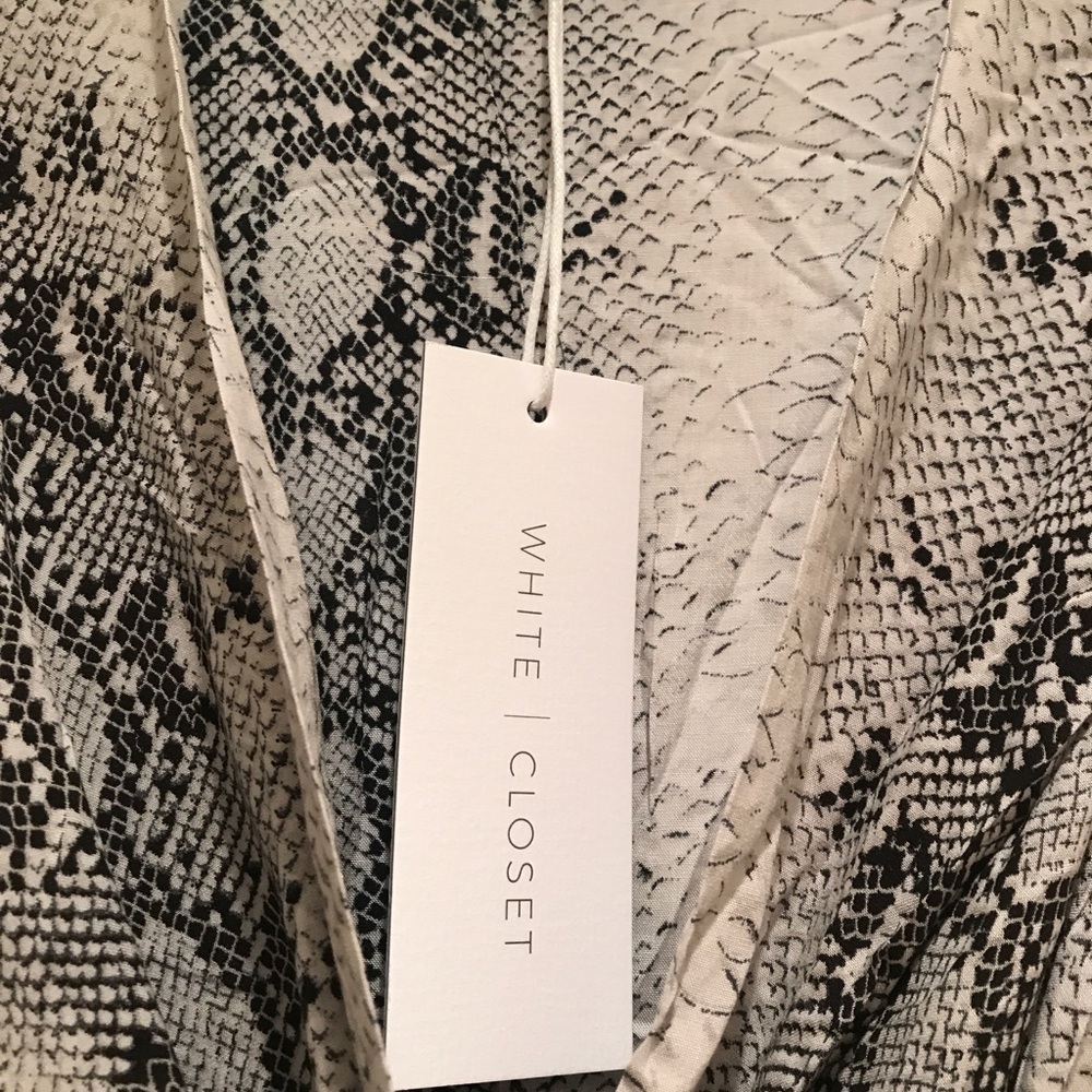 💕Gorgeous Dress💕Perfect For The Holidays - Picture 2 of 11